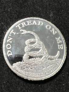 1 TROY OZ .999 FINE SILVER DONT TREAD ON ME ROUND