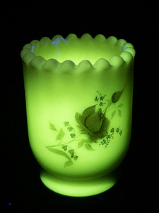 lot 25J image: 1986 FENTON Burmese Satin Love Bouquet Toothpick Holder -Inspired by Mary Walrath