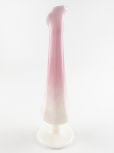 lot 30E image: FENTON Rosalene Bud Vase