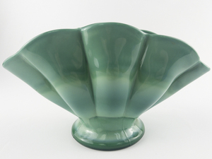 lot 33A image: FENTON 5  Mongolian Green Fan Vase 
