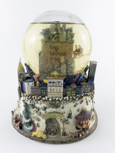 lot 46 image: Bloomingdales New York City Musical Light Up Snow Globe -Plays Music