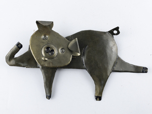 lot 48 image: Metal Pig Bookshelf Insert