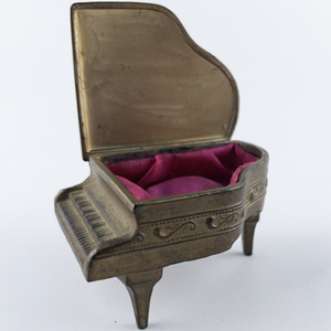 lot 62 image: Vintage Grand Piano Trinket Box with Red Liner
