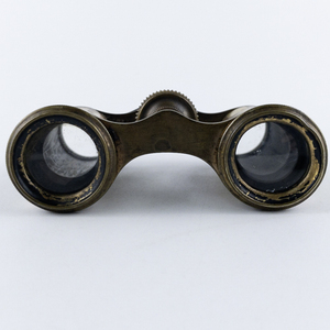 lot 75 image: Vintage Mother of Pearl Inlayed OPERA GLASSES