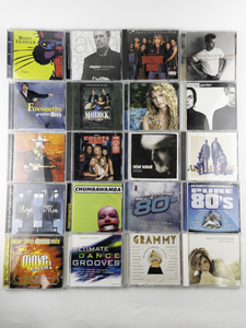 lot 79 image: Group of 20 CDs -Taylor Swift, Kelly Clarkson, Bryan Adams