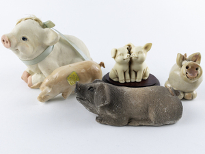 lot 108 image: Group of 4 Ceramic Pig Figurines
