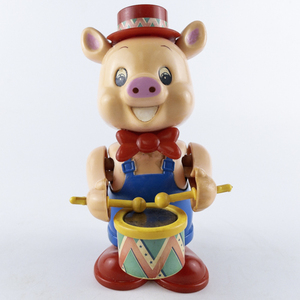 lot 123 image: Vintage MY KIDS Wind Up Drummer Toy Piggy