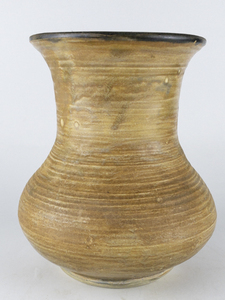 lot 150 image: 8.5 Vintage Two-Tone Clay Pottery Vase