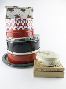 lot 160 image: Group of 11 -Holiday Cooke Tins, Platers, & Containers