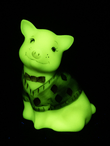 FENTON Burmese Hand Painted &nbsp;Glass Sitting Pig in a Tux Figurine (Limited Edition #72/250)