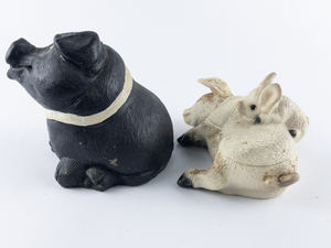lot 82 image: Ceramic Pig Trinket Box and Black Pig Figurine