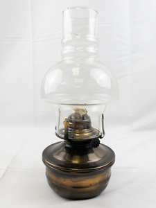 lot 21 image: Vintage Lamplight Farms Copper Base Oil Lamp