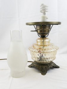 lot 21A image: Accurate Casting Co. Vintage Glass Lamp