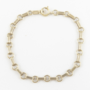 lot 66 image: Vintage Ridged & Round Link Gold Filled Charm Bracelet.