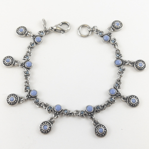lot 76 image: Premier Designs Vintage Blue Faceted Silver Tone Base Metal Dangle Bracelet.