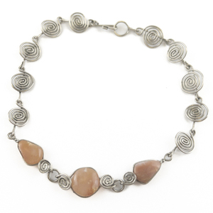 lot 80 image: Pink Quartz Swirl Silver Tone Base Metal Bracelet.