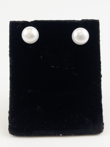 lot 95 image: 9mm Freshwater Pearl Sterling Silver Stud Earrings .