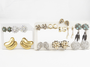 lot 113 image: Group of 12 Base Metal Non-Pierced Earrings.