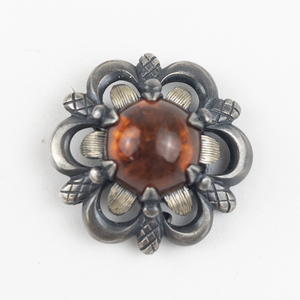 lot 137 image: Amber Flower sterling silver pendantbrooch (No Chain).