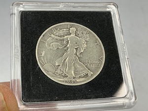 lot 68 image: 1935 Walker Half