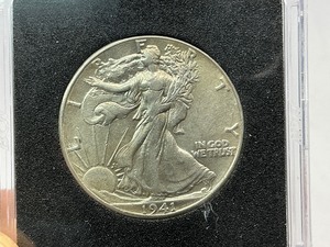 lot 70 image: 1941 Walker Half