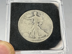 lot 79 image: 1918 Walker Half