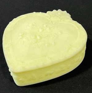 lot 24 image: RARE Fenton Uranium Custard Glass Heart Shaped Covered Trinket Box (7.5 x 8.5 x 2.25)