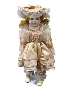 lot 40 image: Vintage Bradleys Dolls (Los Angeles) Marcella (17 Tall)