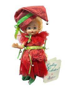 lot 45 image: Vintage Effanbee Gallery Collection 9 Vinyl Doll