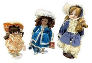 lot 56 image: Vintage Bradleys & Dynasty Dolls