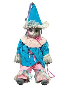 lot 61 image: Limited Edition Betty James Carter Musical Collector Doll in Working Condition