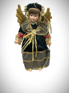 lot 77 image: Wonderful Seymour Mann 16 Porcelain Angel Doll with COA