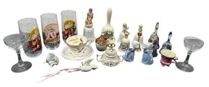 lot 85 image: Vintage Collectibles Lot - Lefton Kissing Angels, Robin by Andrea Sadek, Norman Rockwell, Llardo