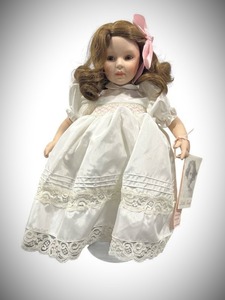 lot 83 image: Vintage Pauline Jacobsen Little Trudy Limited Edition 18 Porcelain Doll