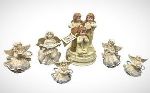 lot 89 image: Vintage Schmid Angel Music Box & Sarahs Angels Lot