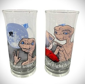 lot 103 image: Vintage 1982 Pizza Hut E.T. Limited Edition Drinking Glasses including Phone Home in Nice Condition
