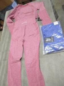 2 Ladies Large 2pc Gym Wolf Yoga Se...