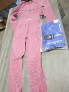 2 Ladies Large 2pc Gym Wolf Yoga Se...