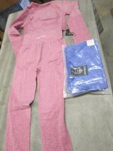 2 Ladies Large 2pc Gym Wolf Yoga Se...