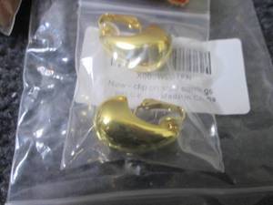 5 pr Clip On Earrings...