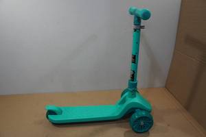 lot 10 image: Jetson Nova 3-Wheeled Scooter with Light-Up Wheels