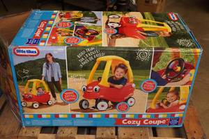 lot 24 image: Little Tikes Cozy Coupe