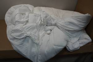 lot 39 image: Queen Pillow Mattress Topper