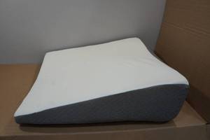 lot 111 image: Wedge Pillow