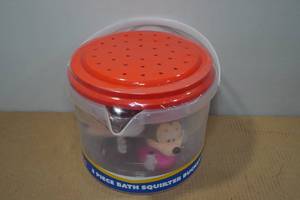lot 118 image: 5-Piece Disney Mickey Bath Squirter Bucket Set