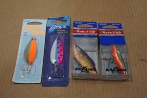 lot 137 image: 4 Fishing Lures