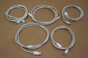 lot 150 image: 5 USB-C to Lightning 1m Charging Cords