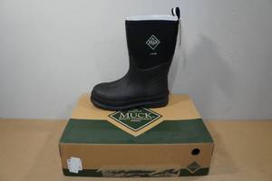 lot 167 image: Muck Boots Mens Chore Classic Mid Boots -Size 7