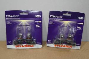 lot 171 image: 2 Sets of Sylvania Xtravision 9005 Halogen Headlight Lamps