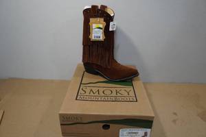lot 235 image: Smoky Mountain Boots -Youth 3.5